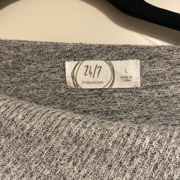 Maurices sweater - Picture 4 of 4